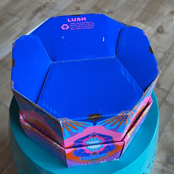 LUSH Boxes - Picture 3 of 8